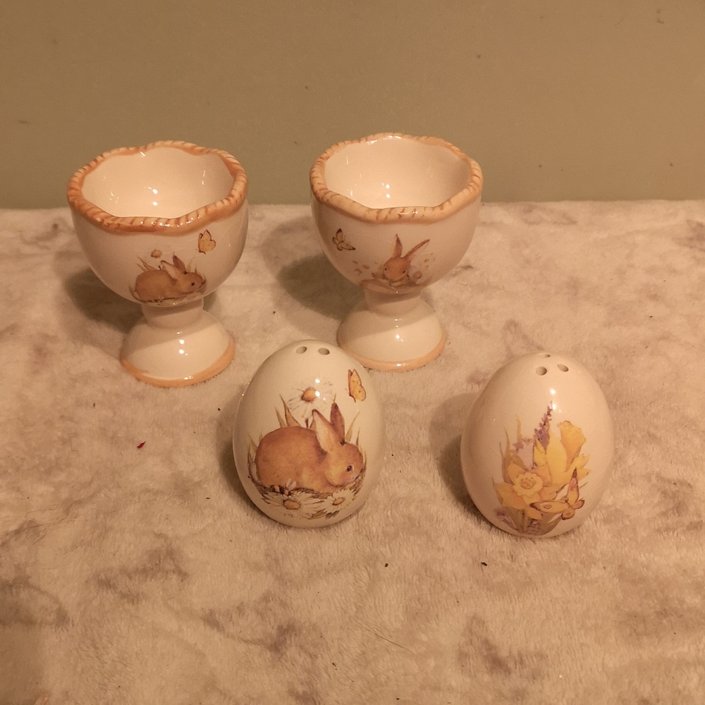 😄Vintage cracker barrel egg cup set
